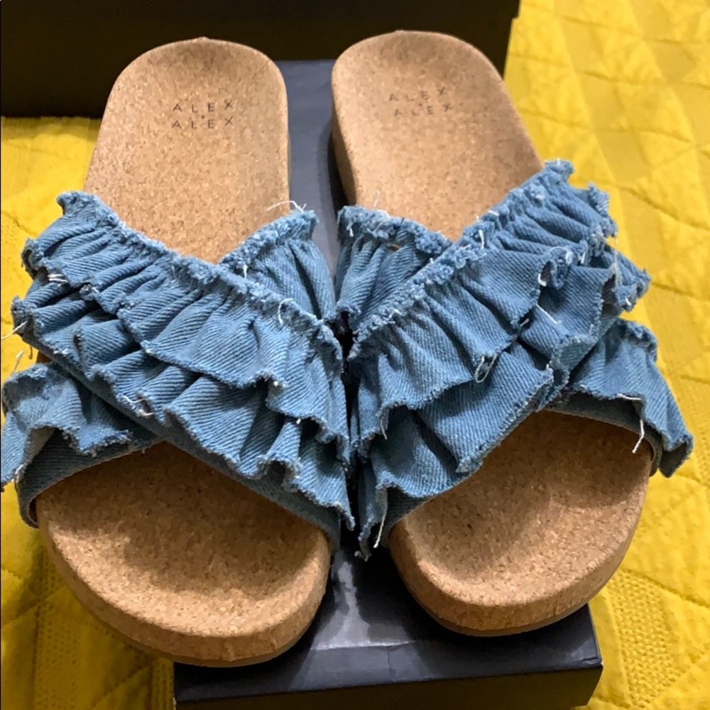 Cute alex+Alex Jean slip ons